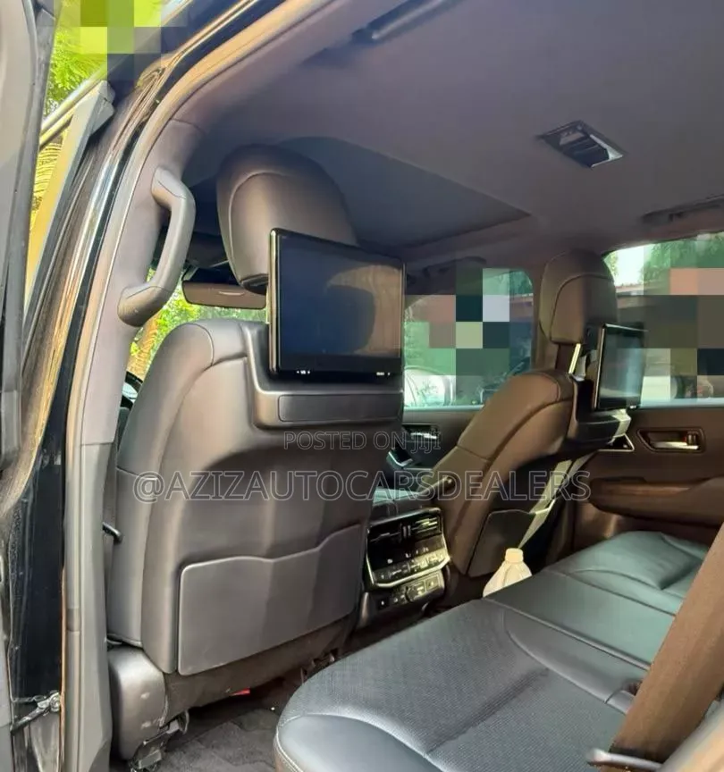 Toyota Land Cruiser LC300 2024 Black