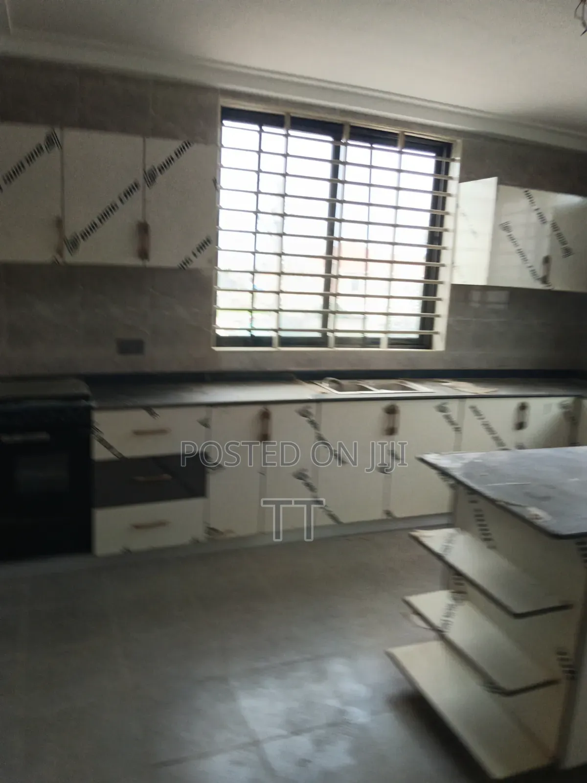 2bdrm Apartment in Sakumono Com, 14 for rent