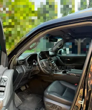 Toyota Land Cruiser LC300 2024 Black