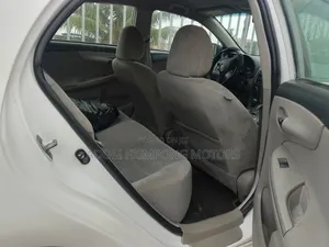 Toyota Corolla 2012 White