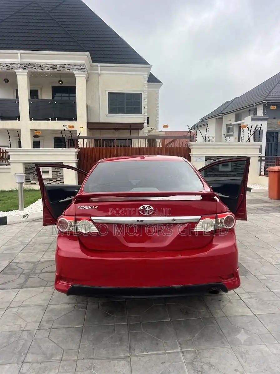 Toyota Corolla S 4dr Sedan (1.8L 4cyl 4A) 2013 Red