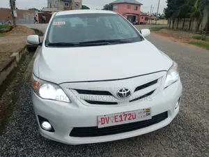 Toyota Corolla 2012 White