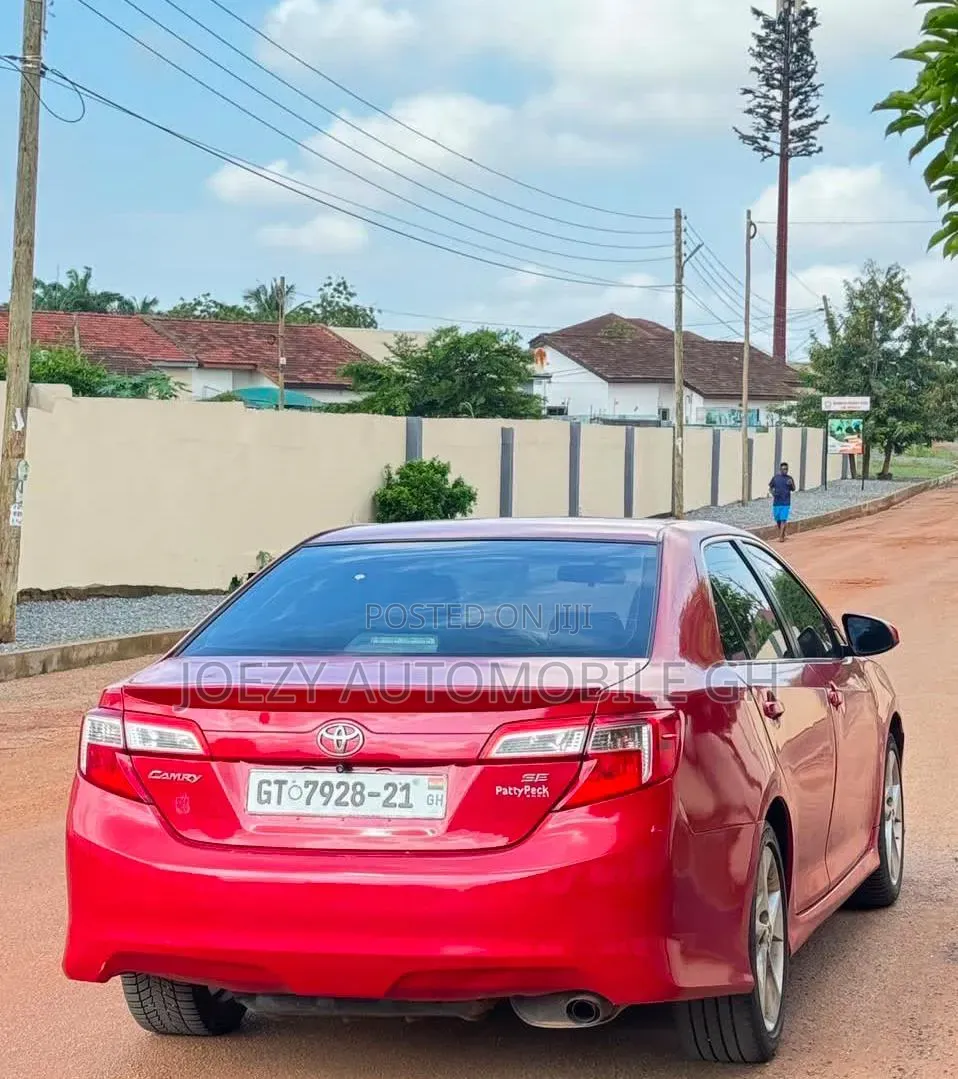 Toyota Camry 2014 Red
