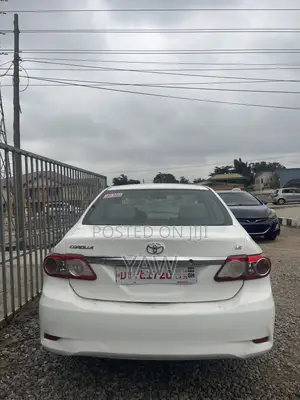 Toyota Corolla LE 4dr Sedan (1.8L 4cyl 4A) 2012 White