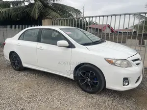 Toyota Corolla LE 4dr Sedan (1.8L 4cyl 4A) 2012 White