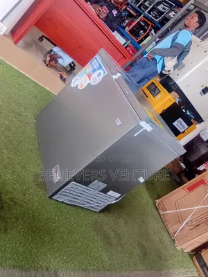 195L Chest Freezer – Spacious, Durable Efficient Cooling