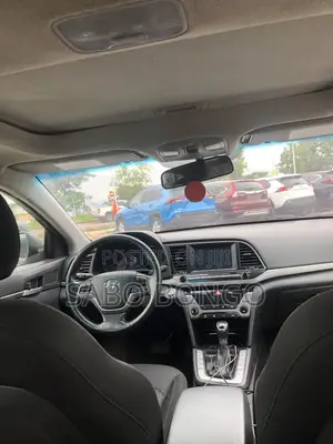 Hyundai Elantra SE Sedan FWD (2.0L 4cyl 6M) 2017 Gray