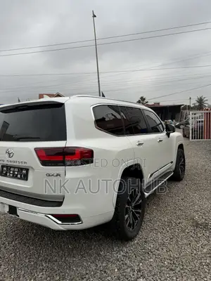 Toyota Land Cruiser 2024 White