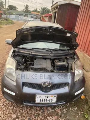 Toyota Vitz 2019 Gray