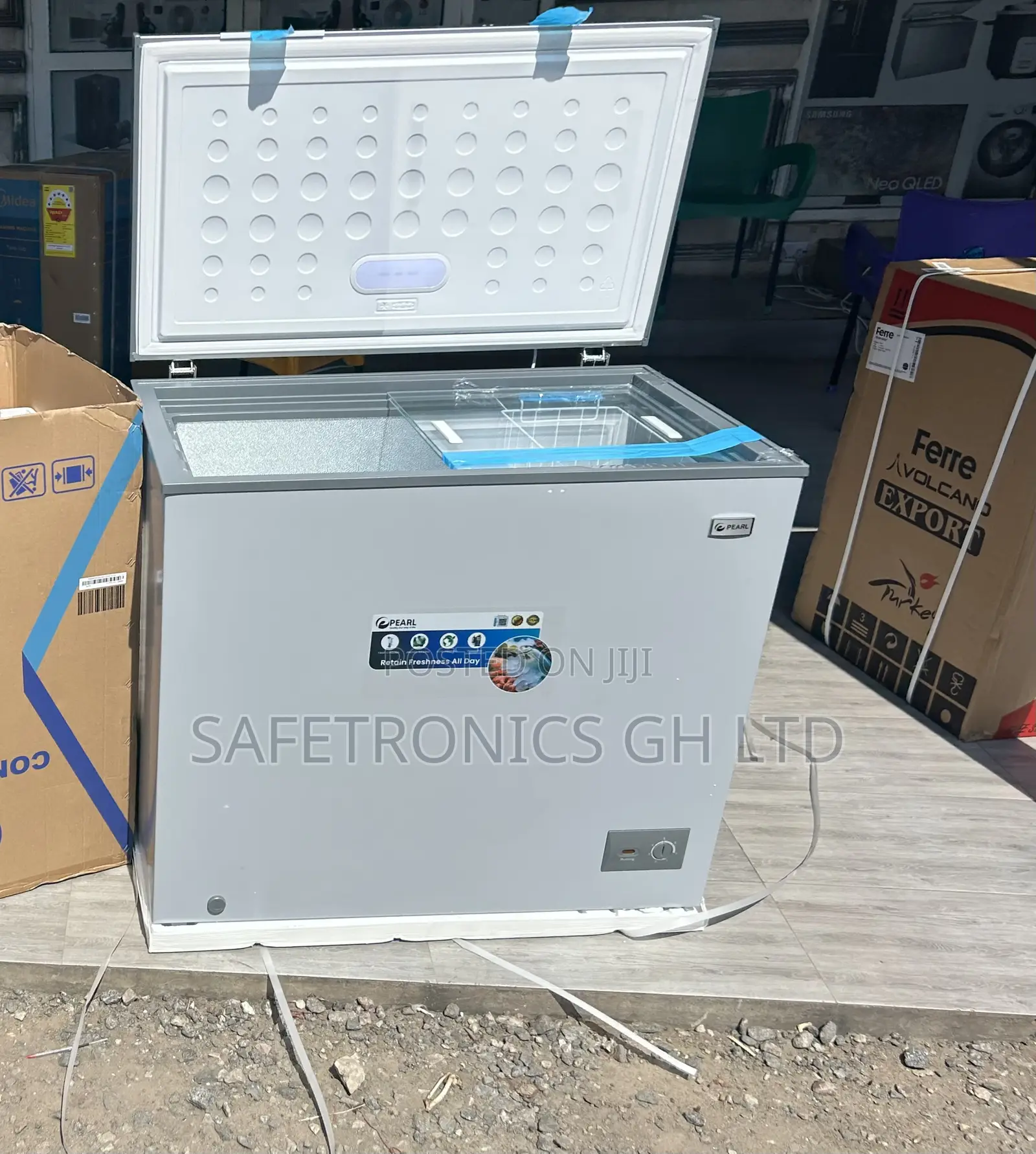 Newly Bulky Pearl PCF-2530 200-Liter Single-Door Chest Freezer