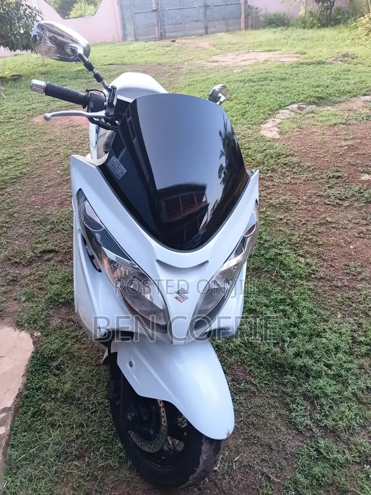 Suzuki Burgman 2022 White