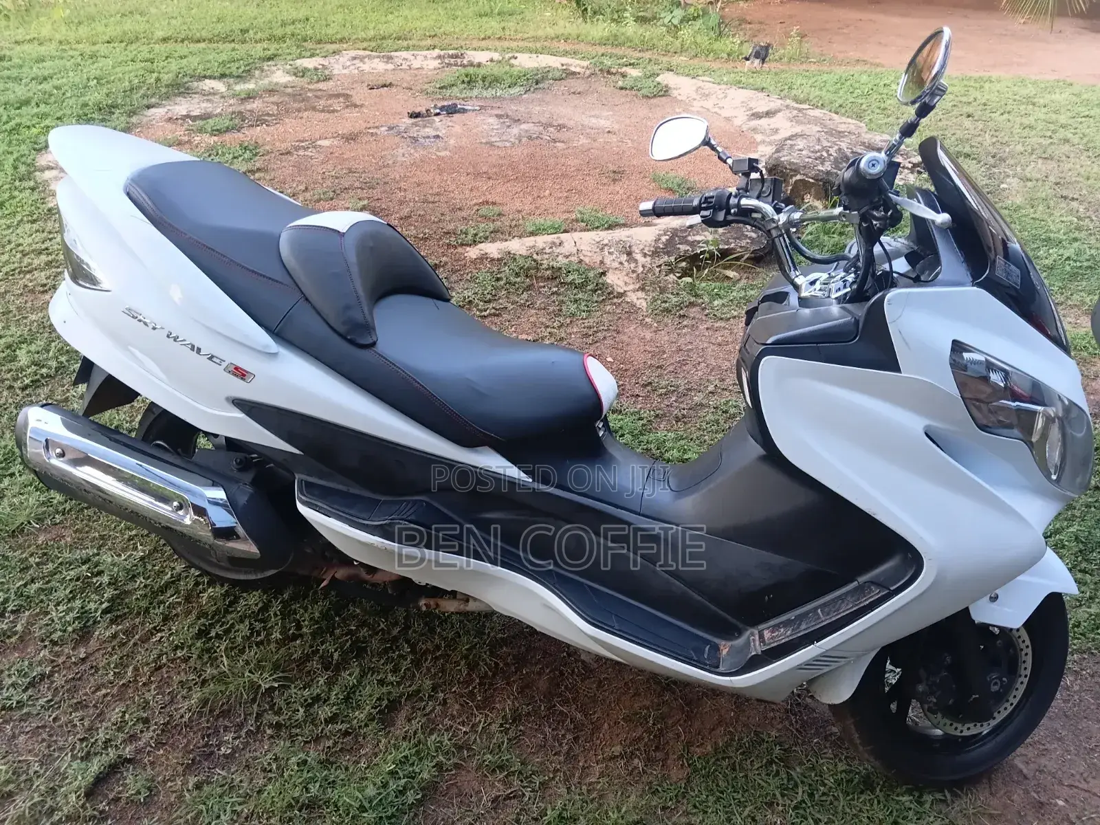 Suzuki Burgman 2022 White