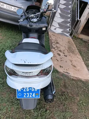 Suzuki Burgman 2018 White