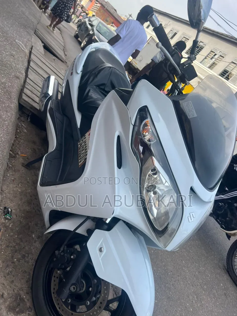 Suzuki Burgman 2018 White