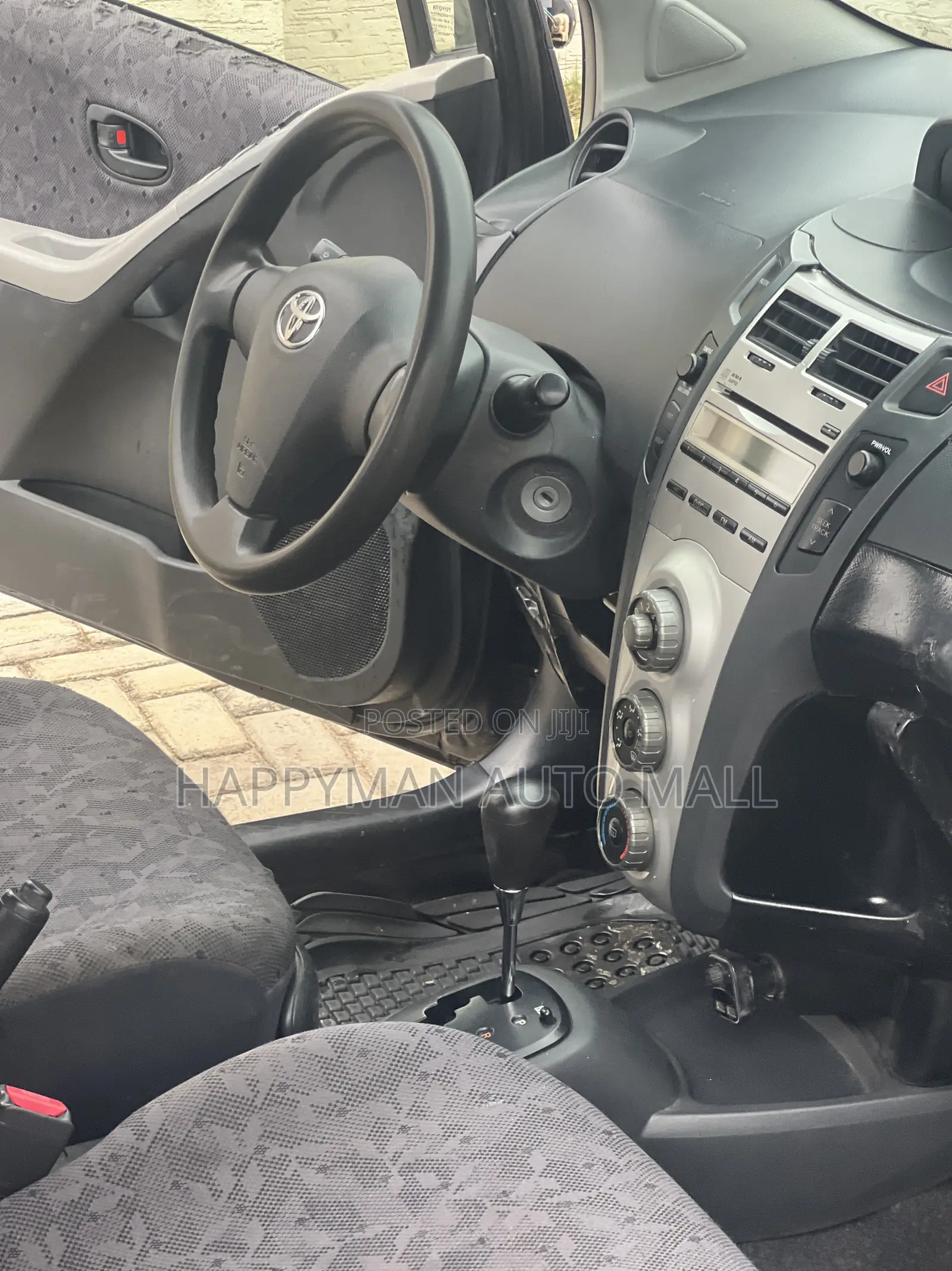 Toyota Vitz 1.5 FWD 5dr 2009 Black
