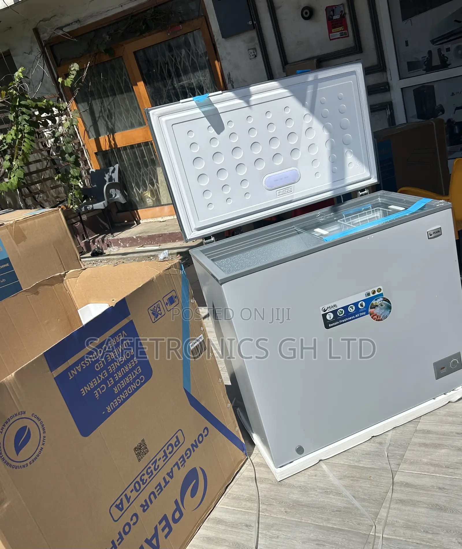 Grab Original Pearl PCF-2530 200-Liter Single-Door Chest Freezer