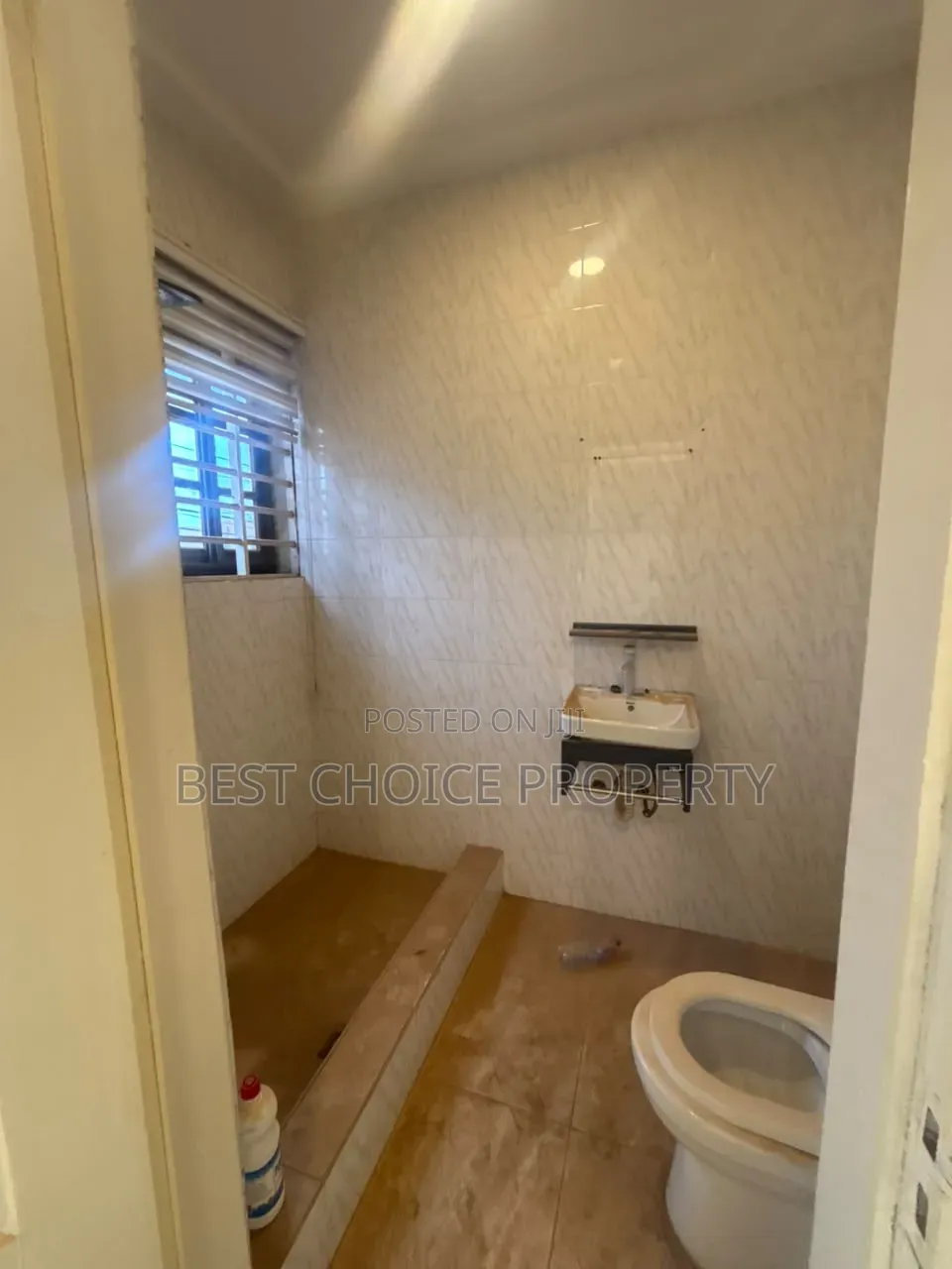 2bdrm Apartment in Lakeside for rent
