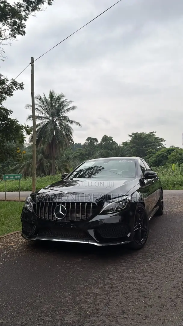 Mercedes-Benz C300 2016 Black