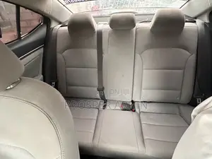 Hyundai Elantra SE 2018 Red