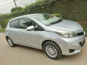 Toyota Vitz 1.3 FWD 5dr 2013 Silver