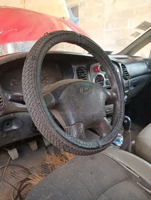 Hyundai Starex 2004 Red