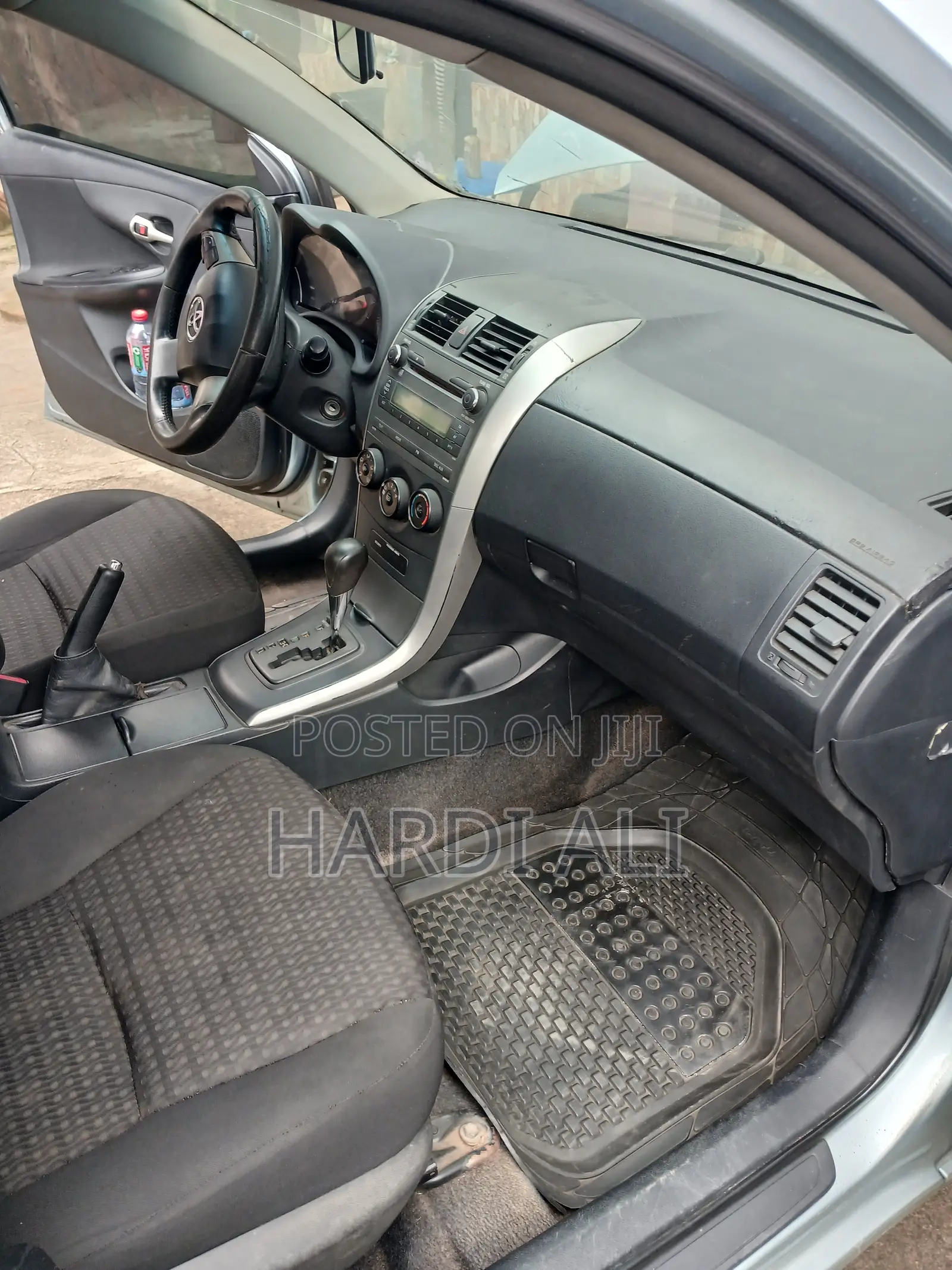 Toyota Corolla LE 4dr Sedan (1.8L 4cyl 4A) 2013 Blue