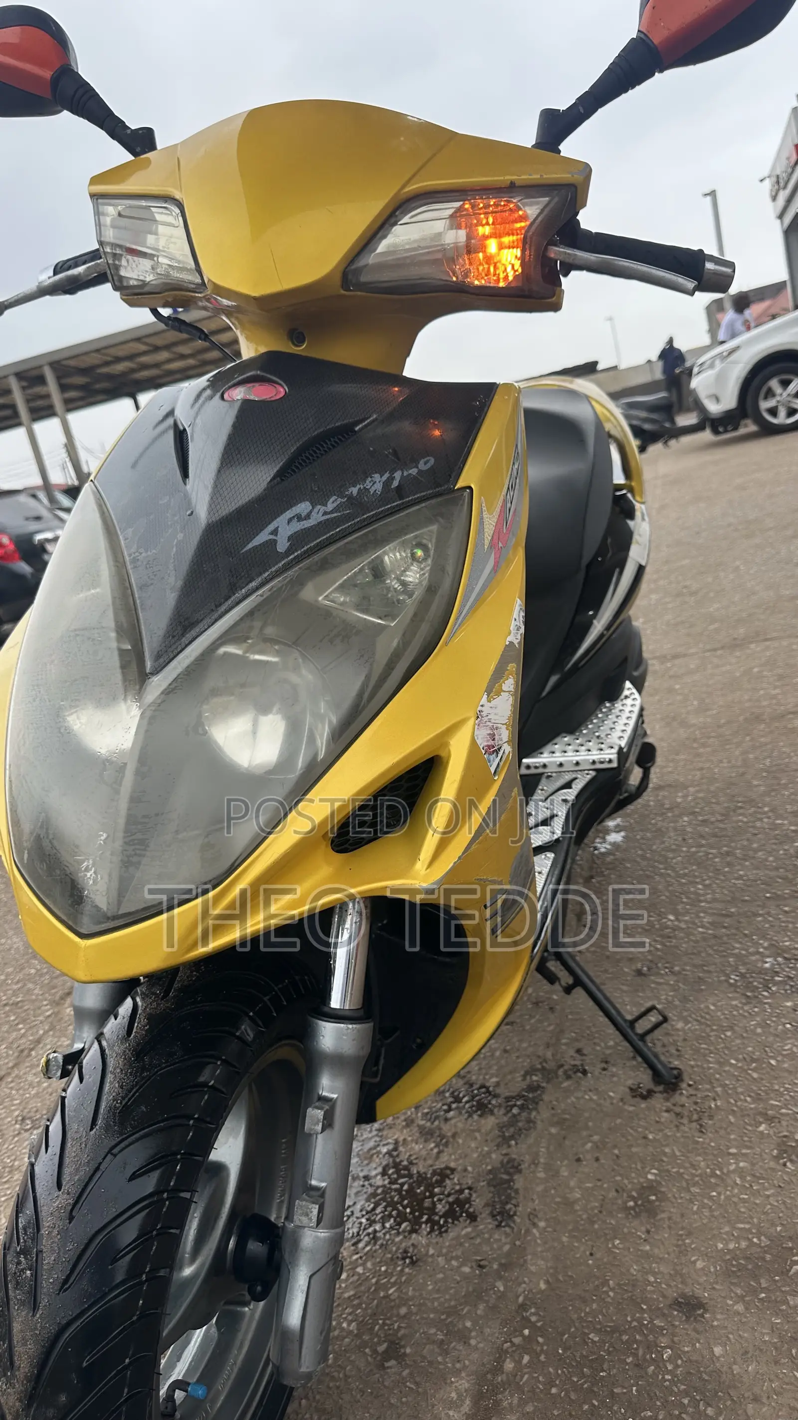 Kymco 2015 Yellow