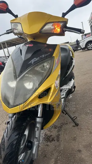Kymco 2015 Yellow