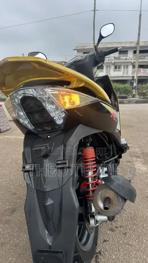 Kymco 2015 Yellow