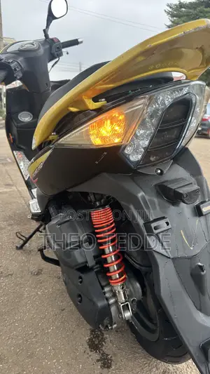 Kymco 2015 Yellow