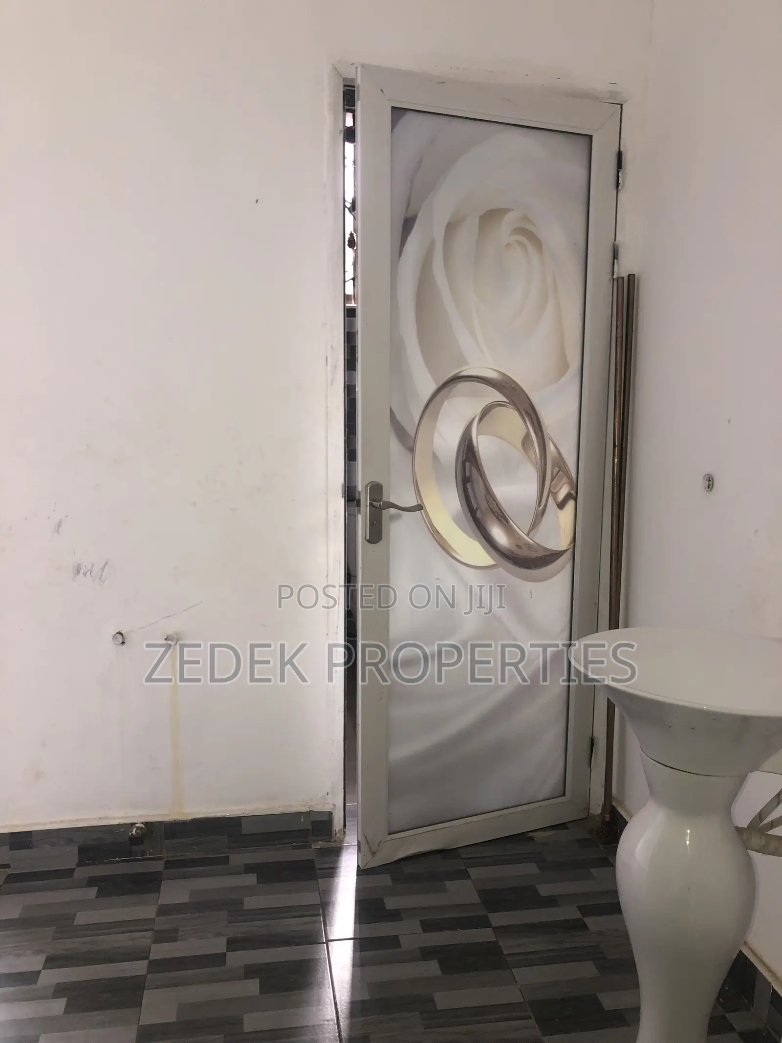 3bdrm Apartment in Kwabenya, Ashomang Estate for rent