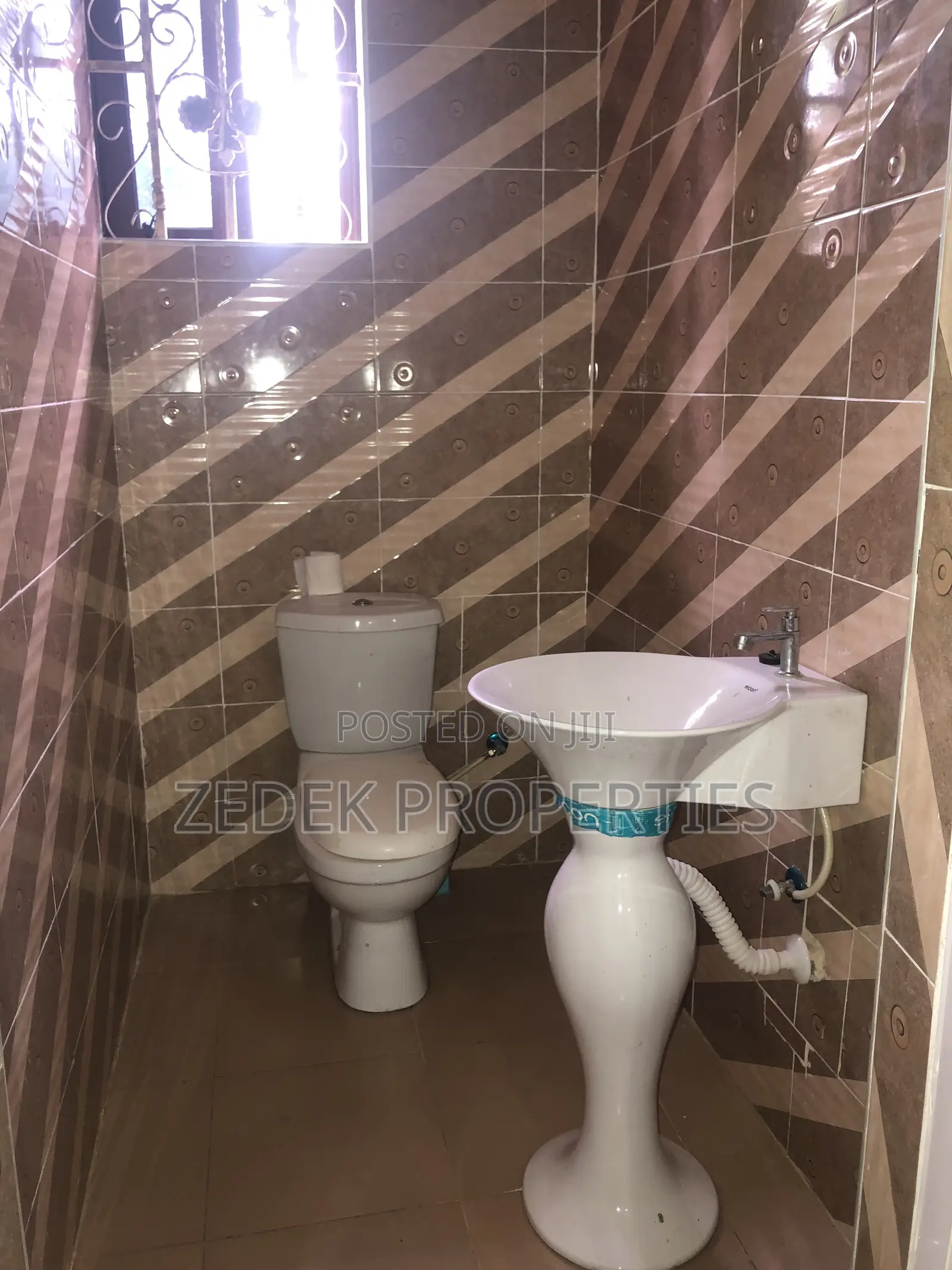 3bdrm Apartment in Kwabenya, Ashomang Estate for rent