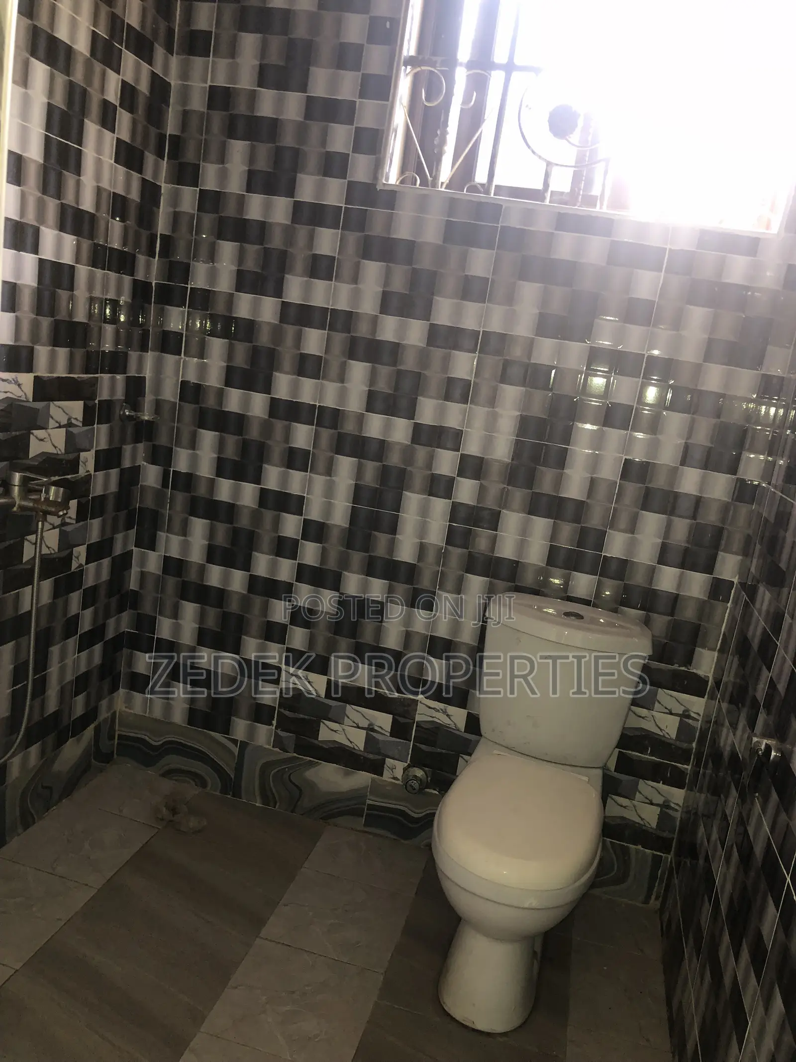 3bdrm Apartment in Kwabenya, Ashomang Estate for rent