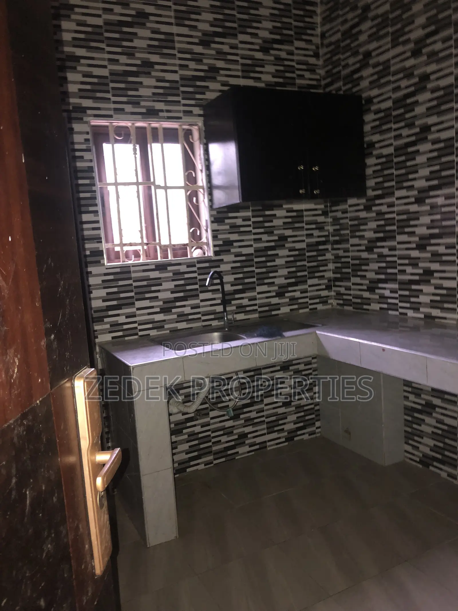 3bdrm Apartment in Kwabenya, Ashomang Estate for rent