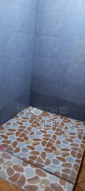 1bdrm Apartment in School Junction for rent