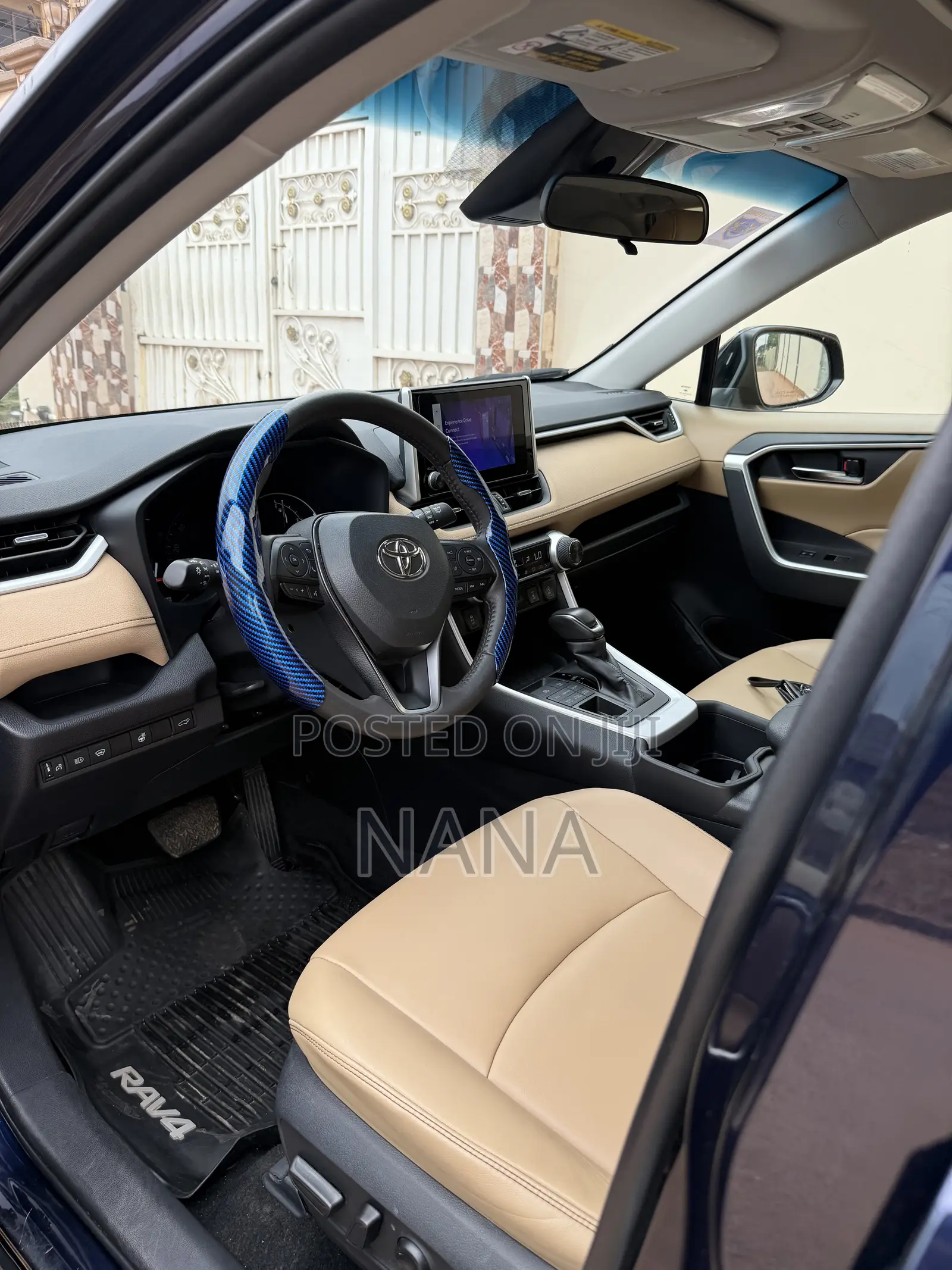 Toyota RAV4 XLE Premium AWD 2024 Matt Black