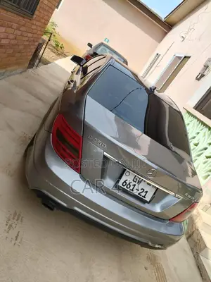 Mercedes-Benz C250 2014 Brown