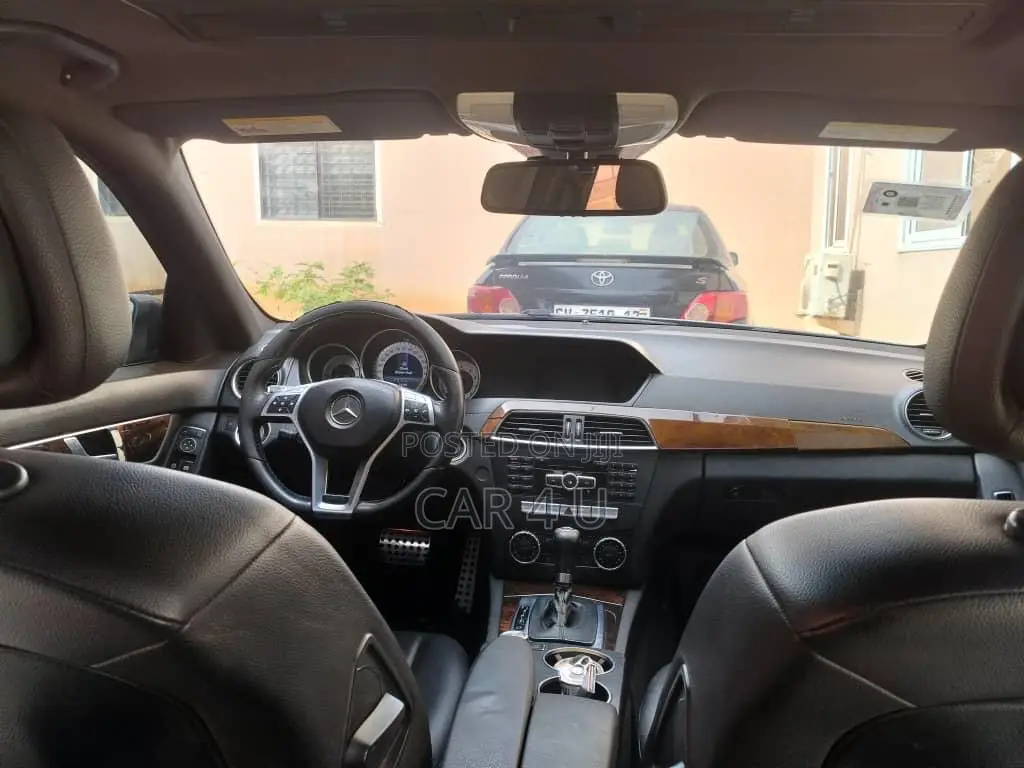 Mercedes-Benz C250 2014 Brown