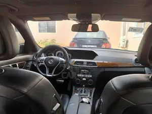 Mercedes-Benz C250 2014 Brown