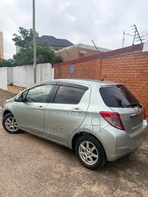 Toyota Vitz 2014 Gray