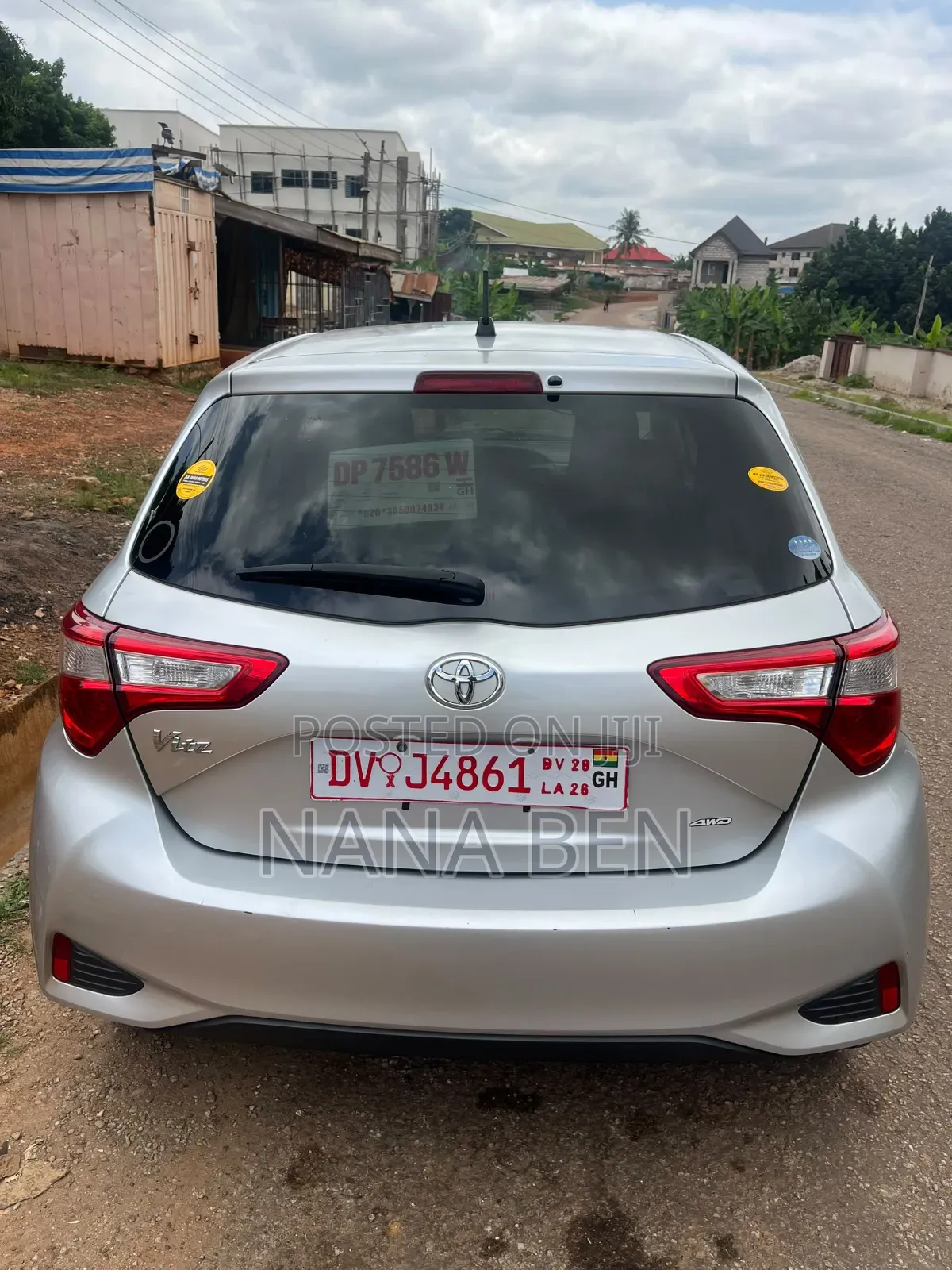 Toyota Vitz 2017 Silver