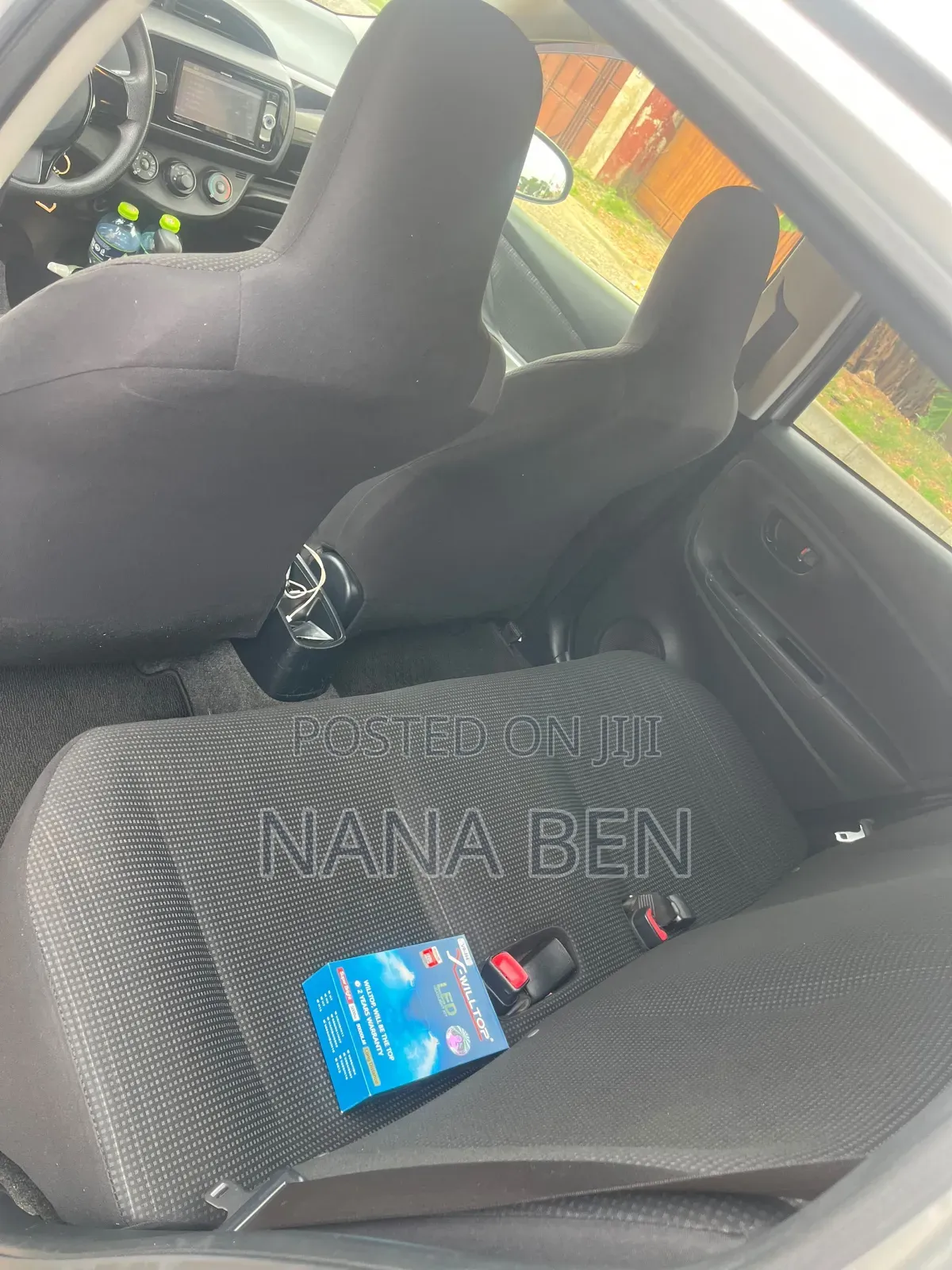Toyota Vitz 2017 Silver