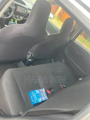 Toyota Vitz 2017 Silver