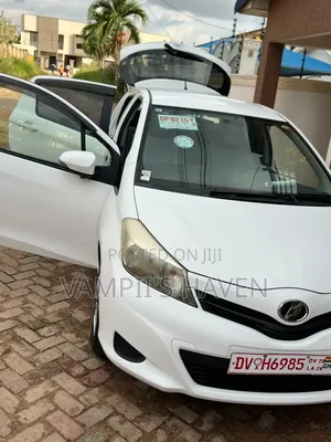 Toyota Vitz 2013 White