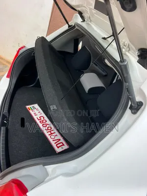 Toyota Vitz 2013 White