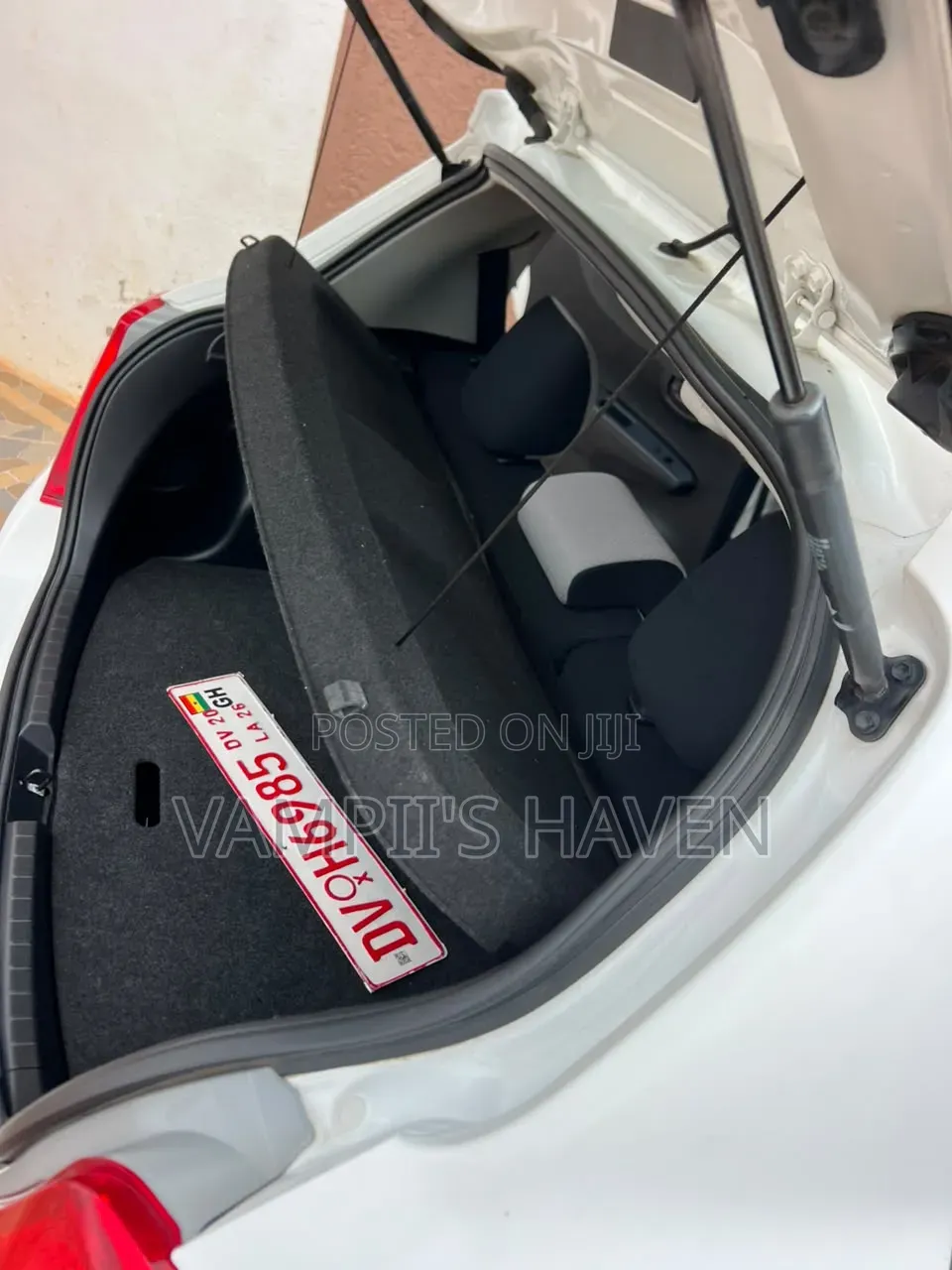 Toyota Vitz 2013 White