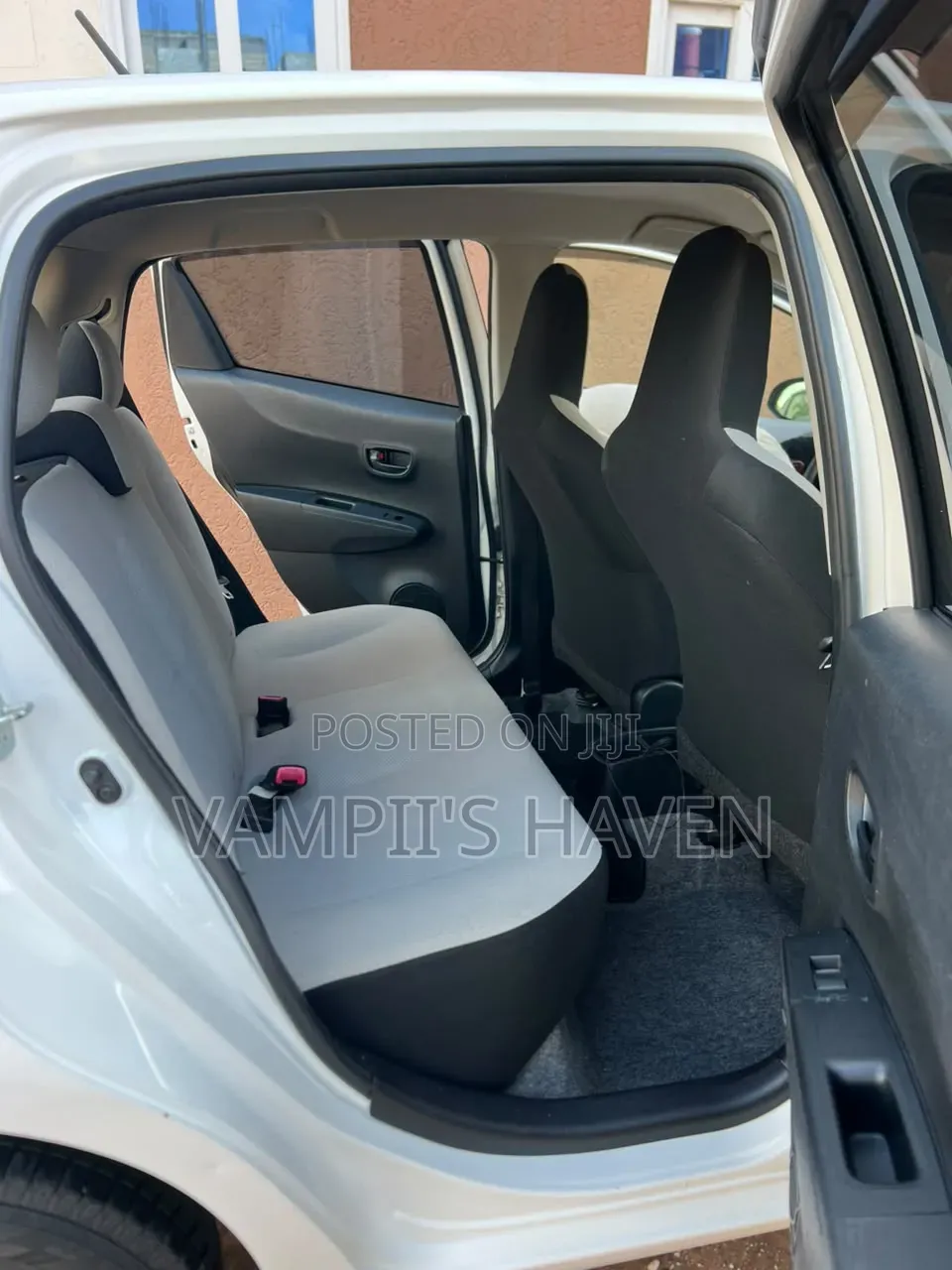 Toyota Vitz 2013 White