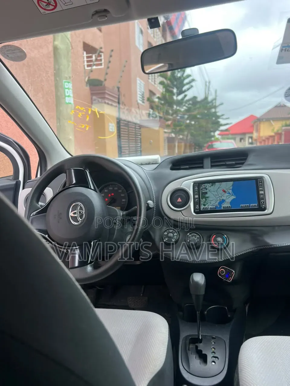 Toyota Vitz 2013 White