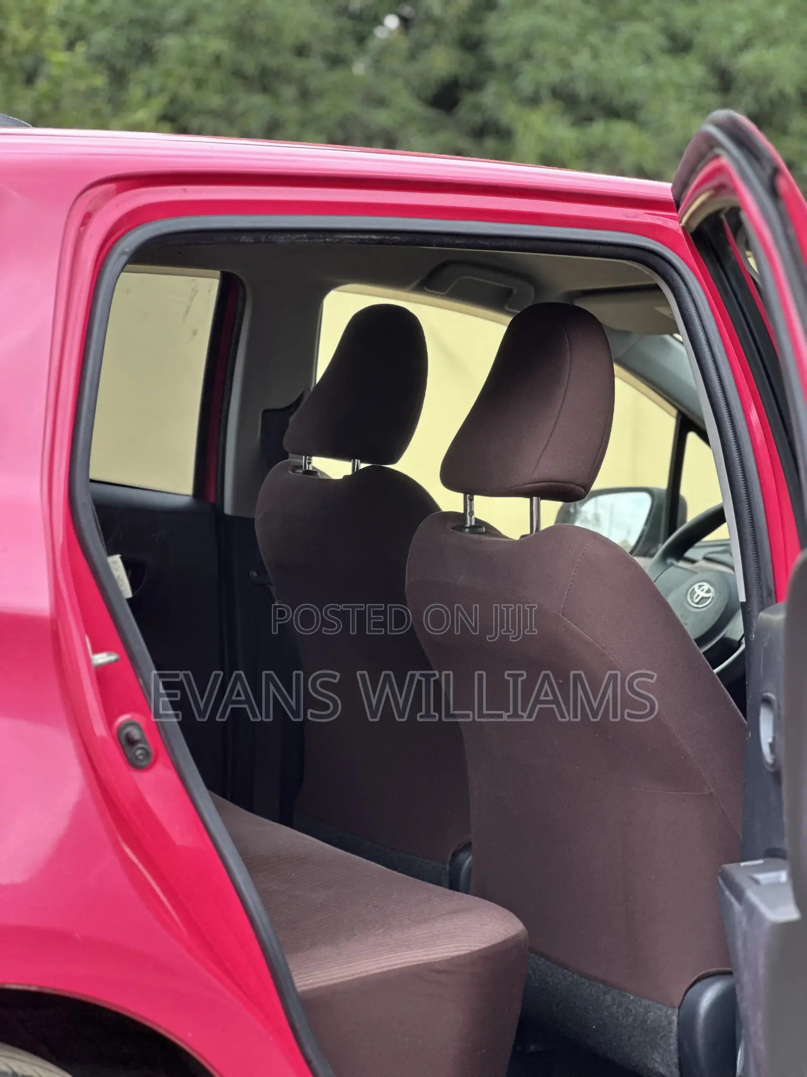 Toyota Vitz 1.3 FWD 5dr 2012 Pink