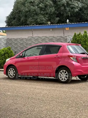Toyota Vitz 1.3 FWD 5dr 2012 Pink